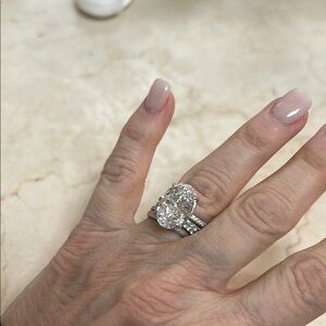 Elegant Silver 925 Women's Ring with faux diamond